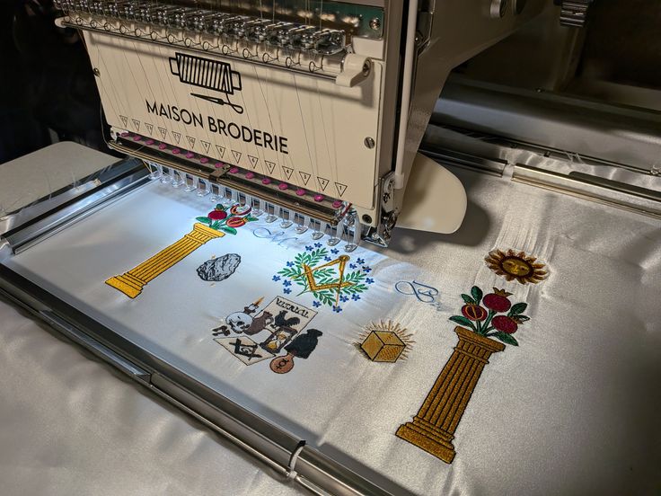 broderie d'un tablier de Franc-Maçon