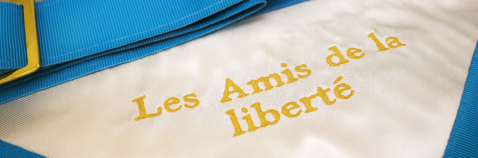 achat tablier maçonnique : optez pour des décors maçonniques personnalisés pour vous ou votre atelier